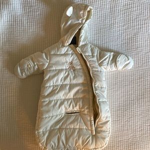 Carseat coat for baby.